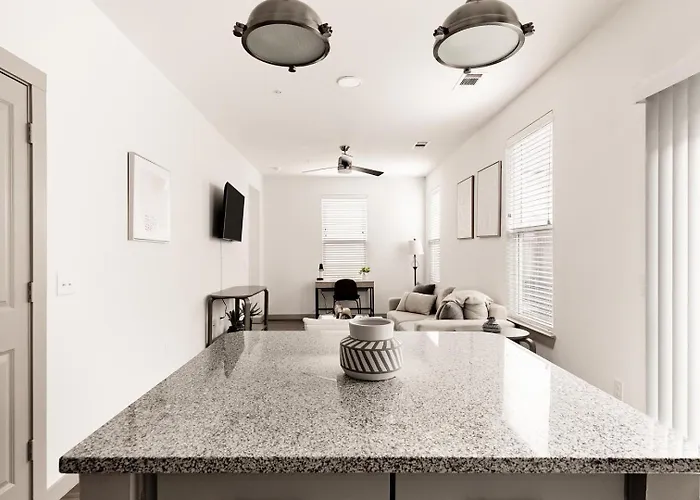 Landing Modern 1bd Yoga Gym Fort Worth