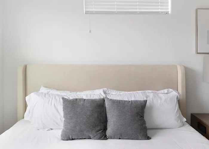 Landing Modern 1bd Yoga Gym