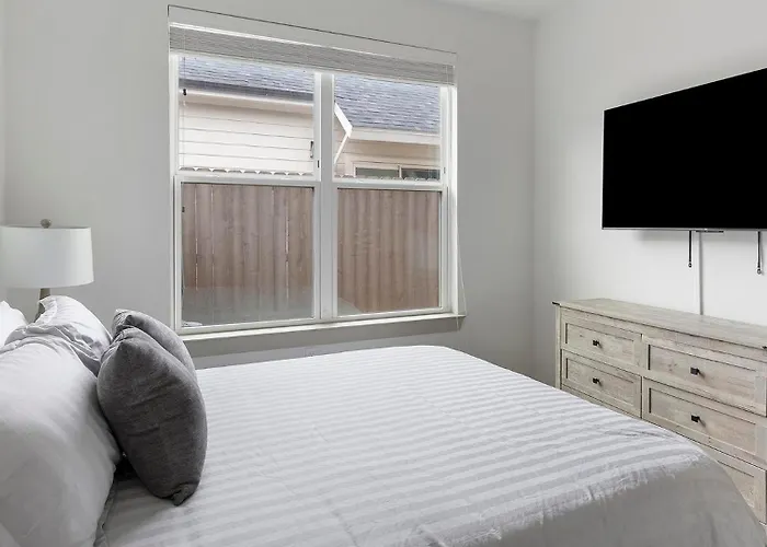 Landing Modern 1bd Yoga Gym Apartment